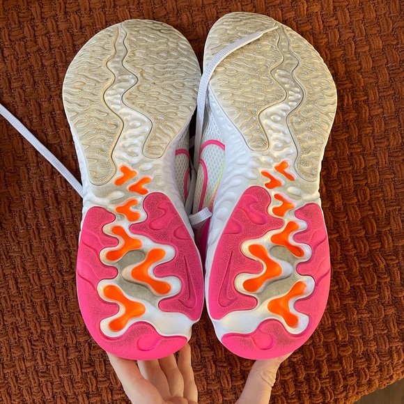 Nike Womens Renew Run in Platinum Pink Blast size 9.5 - Picture 6 of 8